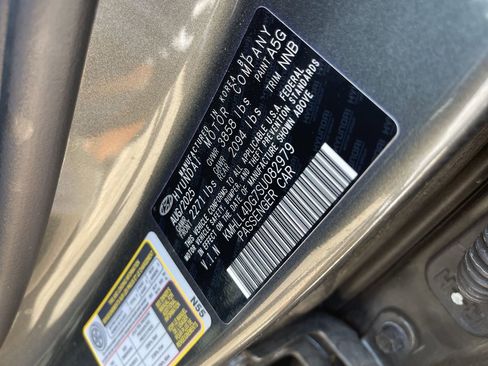 Used 2025 Hyundai Elantra SE FWD image 14