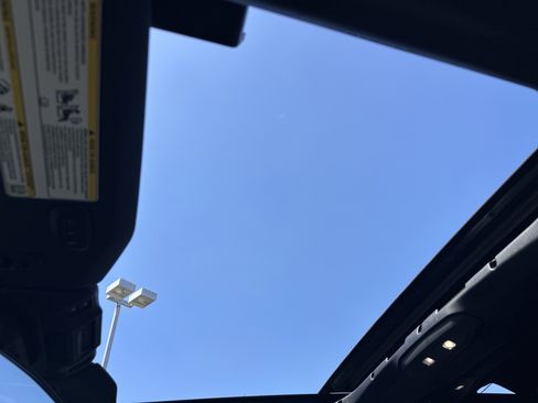 Used 2024 Jeep Wrangler Sport S AWD/4WD image 34