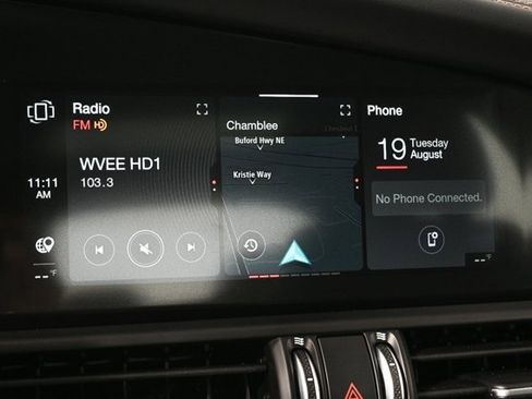 New 2025 Alfa Romeo Giulia w/ Driving Assist Package image 17