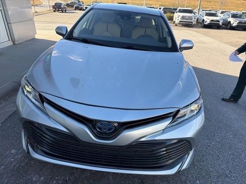 Used 2020 Toyota Camry LE image 4