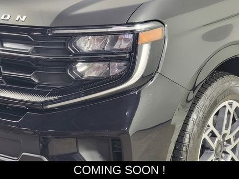 Used 2025 Ford Expedition Active image 9