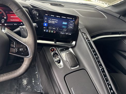 Used 2021 Chevrolet Corvette Stingray Convertible w/ 1LT image 28