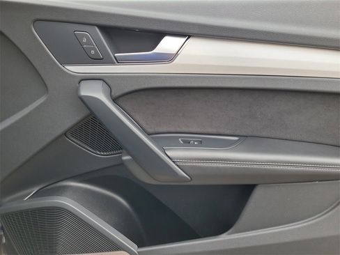 Used 2021 Audi Q5 e Prestige image 18