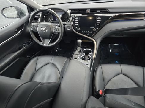 Used 2020 Toyota Camry XLE image 23