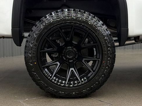 Used 2026 GMC Sierra 1500 AT4 w/ AT4 Premium Package AWD/4WD image 11