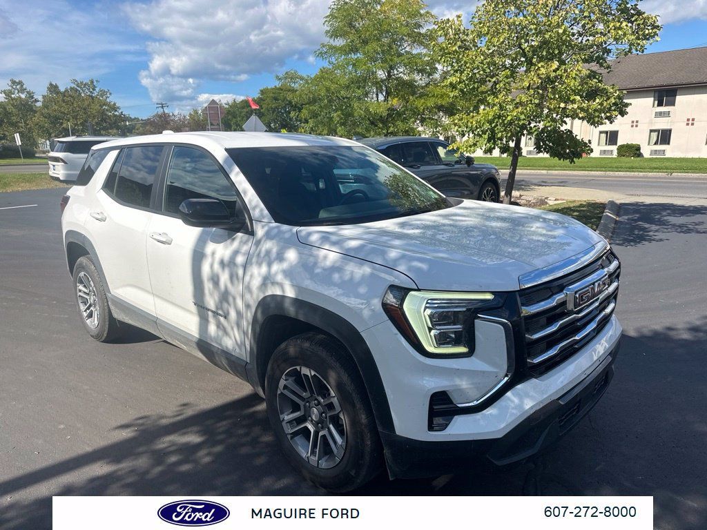Used 2025 GMC Terrain Elevation AWD/4WD image 2