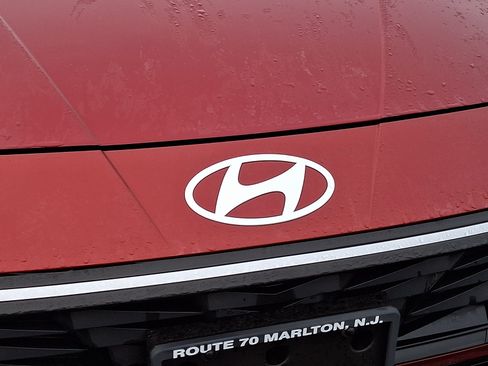 Used 2024 Hyundai Elantra SE FWD image 8