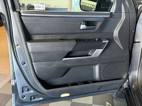 Used 2024 Toyota Sequoia Platinum AWD/4WD image 28