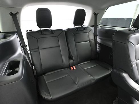 Used 2025 Lincoln Aviator AWD image 49