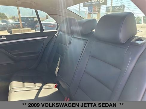 Used 2009 Volkswagen Jetta Sedan FWD image 17
