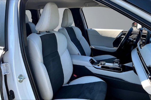 Used 2025 Mitsubishi Outlander SE FWD image 29