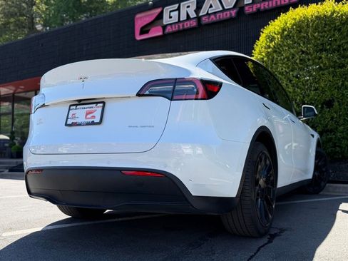 Used 2021 Tesla Model Y Long Range image 13