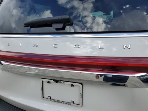 Certified 2022 Lincoln Navigator L Reserve image 5