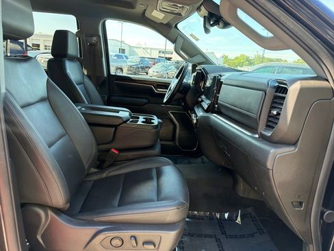 Used 2025 GMC Sierra 1500 SLT AWD/4WD image 32