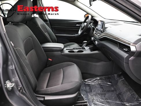 Used 2025 Nissan Altima 2.5 SV FWD image 23