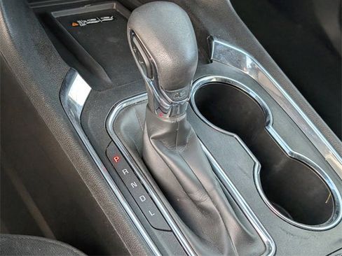 Used 2023 Chevrolet Traverse LT image 21