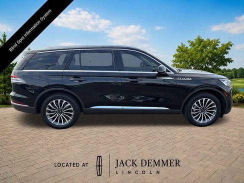Used 2024 Lincoln Aviator AWD w/ Premium Package image 8