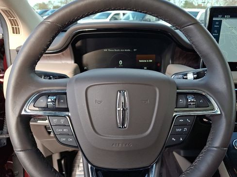 Certified 2022 Lincoln Nautilus Reserve image 22