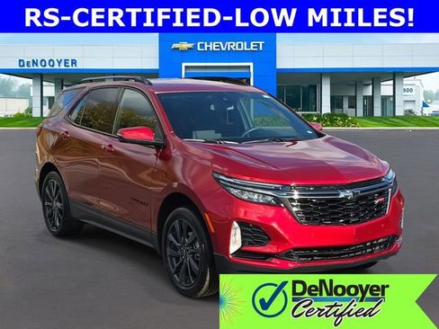 Used 2023 Chevrolet Equinox RS image 3