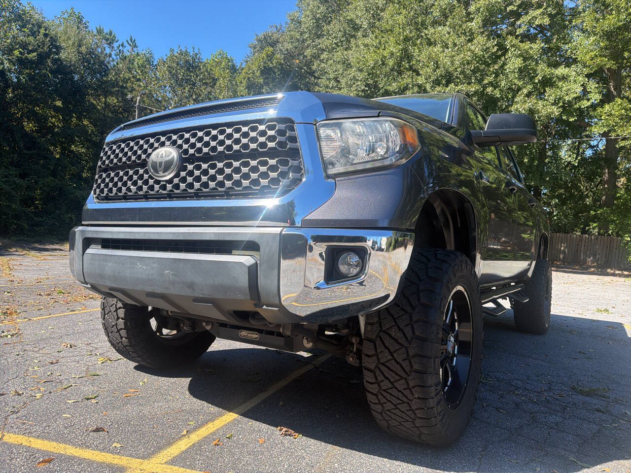 Used 2018 Toyota Tundra SR5 w/ SR5 Upgrade Package AWD/4WD image 2