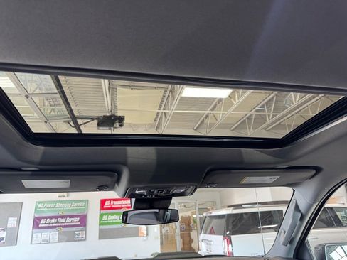 Used 2024 Chevrolet Silverado 1500 LT Trail Boss w/ LT Trail Boss Premium Package image 17