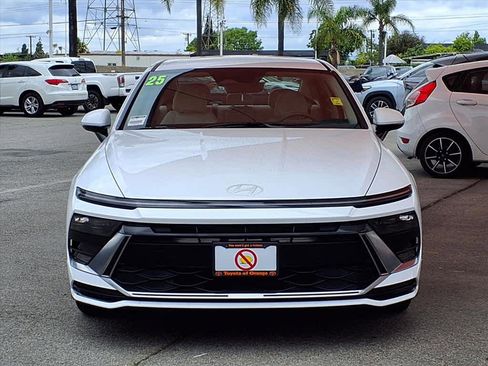 Used 2025 Hyundai Sonata SEL FWD image 2