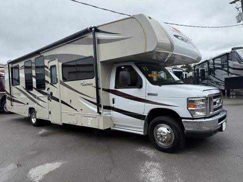 Used 2017 Ford E-450 and Econoline 450 Super Duty w/ Motorhome Prep Package RWD image 35