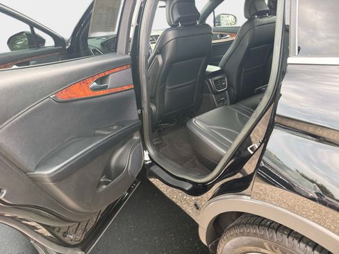 Used 2018 Lincoln MKX Reserve FWD image 13