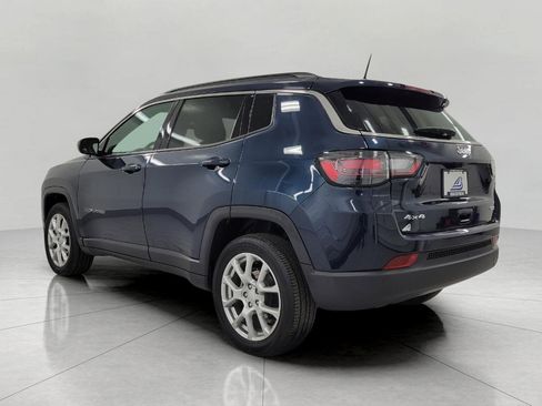 Used 2024 Jeep Compass Latitude w/ Sun and Sound Group AWD/4WD image 21