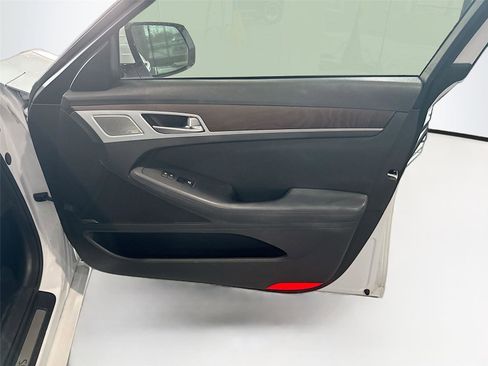 Used 2018 Genesis G80 3.8 w/ Option Group 03 image 14