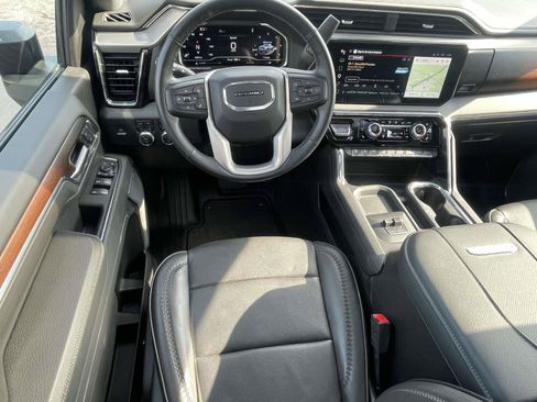 Used 2025 GMC Sierra 2500 Denali w/ Denali Reserve Package AWD/4WD image 14