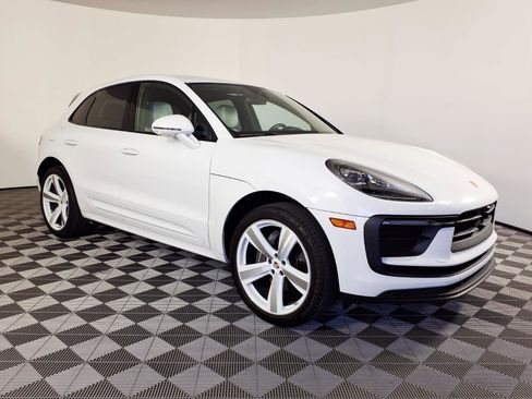 Used 2023 Porsche Macan Turbo AWD/4WD image 3