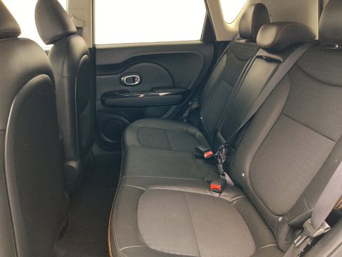 Used 2019 Kia Soul ! FWD image 18