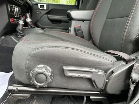 Used 2020 Jeep Gladiator Rubicon AWD/4WD image 16