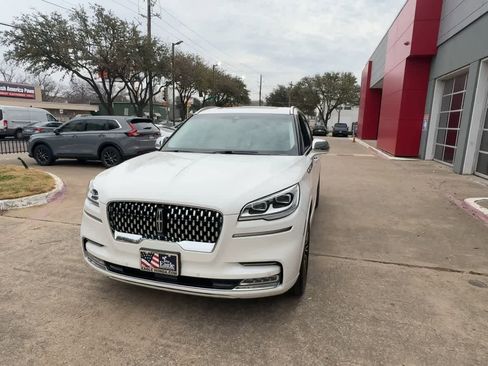 Used 2022 Lincoln Aviator Black Label w/ Dynamic Handling Package image 3