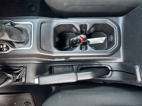 Used 2022 Jeep Wrangler Unlimited Sport AWD/4WD image 29