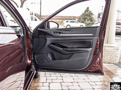 Used 2023 Nissan Altima 2.5 SV image 29