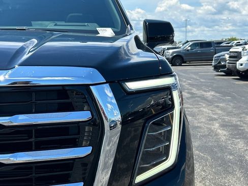 New 2026 GMC Yukon Elevation w/ Elevation Premium Package AWD/4WD image 11