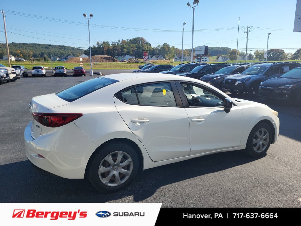 Used 2015 MAZDA MAZDA3 i SV FWD image 4