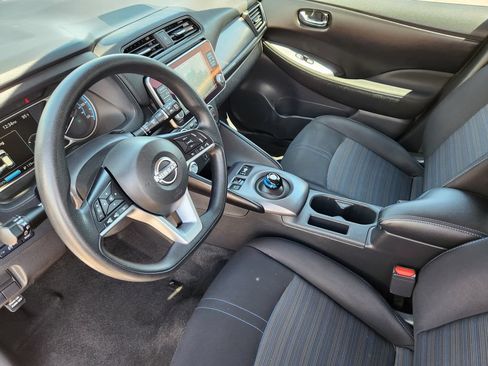 Certified 2025 Nissan Leaf S FWD image 10