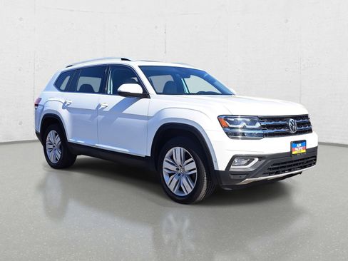 Used 2018 Volkswagen Atlas SEL Premium image 3