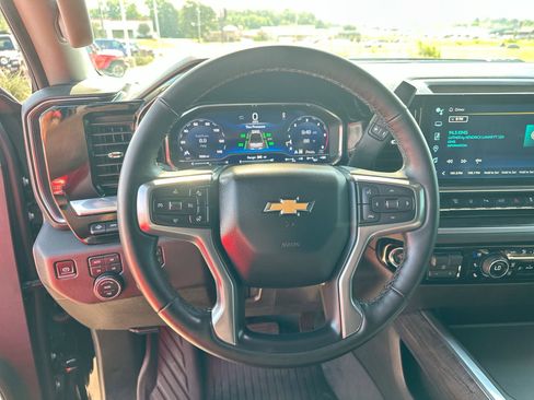 Used 2025 Chevrolet Silverado 2500 LTZ w/ LTZ Premium Texas Edition image 14