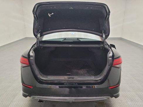 Used 2022 Nissan Sentra SR w/ Lighting Package FWD image 29