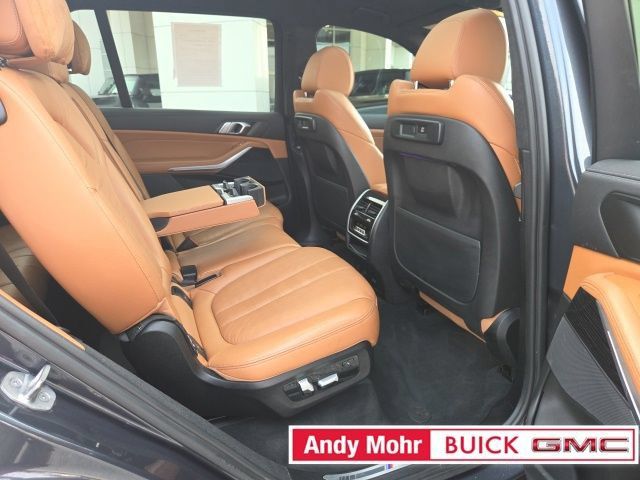 Used 2022 BMW X7 xDrive40i w/ M Sport Package AWD/4WD image 63