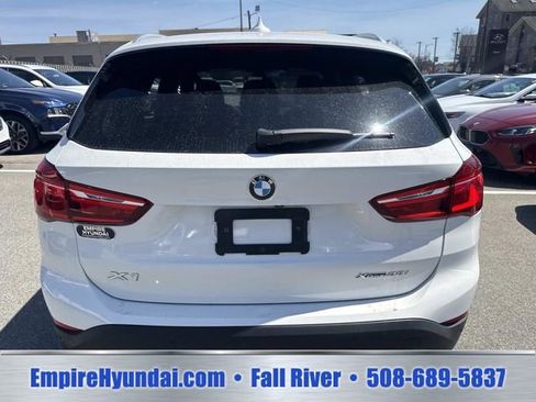Used 2022 BMW X1 xDrive28i w/ Convenience Package AWD/4WD image 4