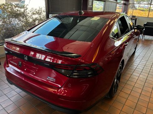 Used 2023 Honda Accord Sport image 9