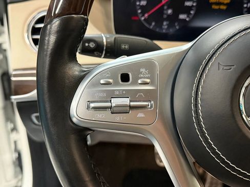 Used 2019 Mercedes-Benz S 560 Sedan image 28