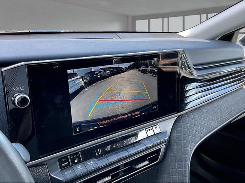 Used 2025 Toyota Camry XLE FWD image 21