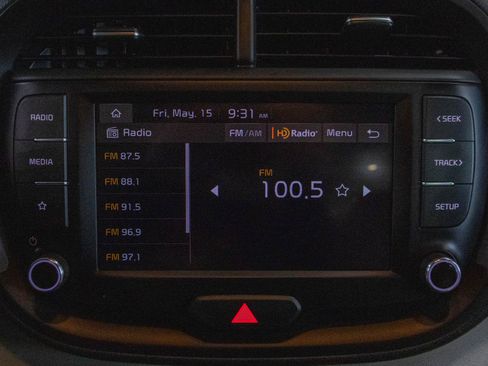 Used 2023 Kia Soul LX FWD image 8