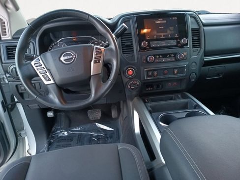 Used 2023 Nissan Titan SV w/ SV Convenience Package image 3